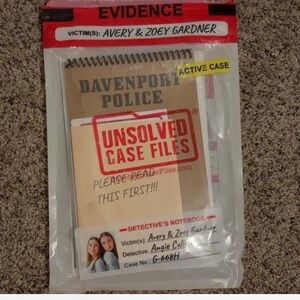 Unsolved Case Files Detective Notebook Set - Red/Beige/Black